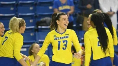 Ezgi voleybol bursu ile ABD'de eğitimine devam ediyor