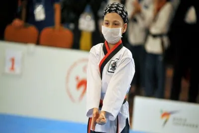 'Gerçek kahramanlar maske takar!'