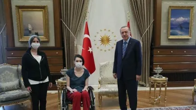 Cumhurbaşkanı Erdoğan Genç Milli voleybolcu Meltem Çetin'i kabul etti