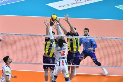 Fenerbahçe Bigadiç'e Set Vermedi