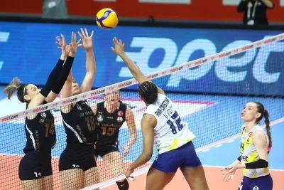 Final için Fenerbahçe Opet'e 2 set yetiyor