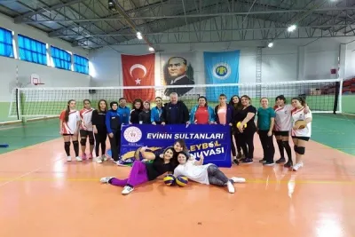 Konya'da 'Evinin Sultanları' Voleybol Turnuvası neşe kattı