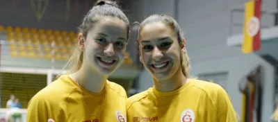 G.Saray'ın Avrupa Şampiyonu oyuncuları çok mutlu