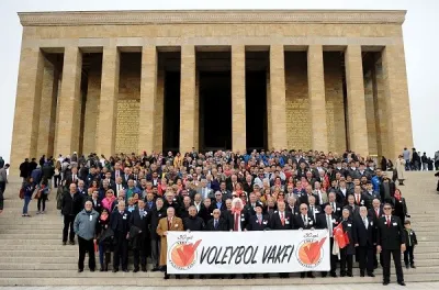 TARİHTE BUGÜN: (22 Nisan 2017)  Voleybol Vakfı 30. Yılında Anıtkabir’de!