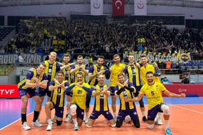 Fenerbahçe Parolapara Arkas'ı set vermeden yendi