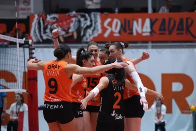 Eczacıbaşı Dynavit 3 puanı set vermeden aldı