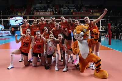 Eczacıbaşı Dynavit 1 Adım Önde