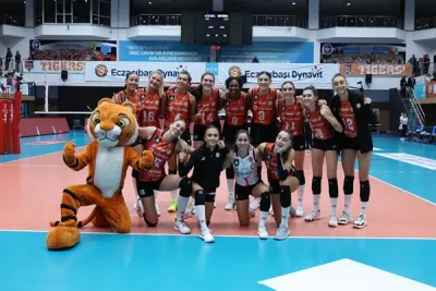 Eczacıbaşı Dynavit Sarıyer Belediyespor'a set vermedi