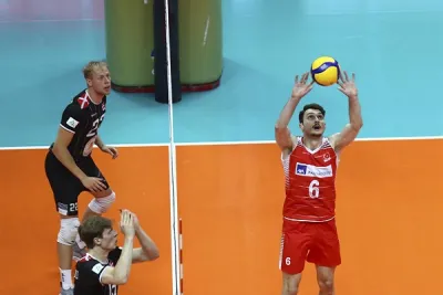 Efeler galibiyetle tamamladı