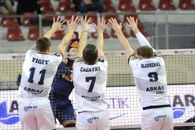 Fenerbahçe İzmir'den 3 puanla döndü