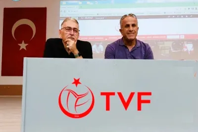 Aziz Yener'den İzmir'de Kulüp Yöneticileri ve Antrenörlere Seminer