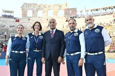 2023 EuroVolley'in Tarihi Açılış Maçında Gözlemci Aziz Yener