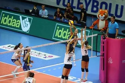 Beş Setlik Derbinin galibi Eczacıbaşı VitrA