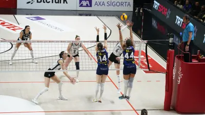 Fenerbahçe Medicana Beşiktaş'ı 3-0 yendi