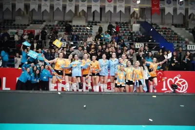 5 Set sonunda kazanan PTT oldu