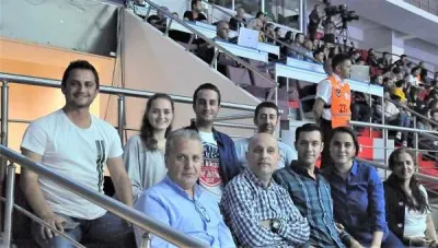 Tecrübelerini gençlere aktarıyorlar