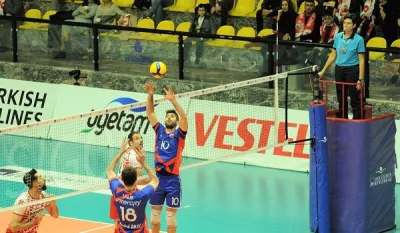 Heyecan 5 set sürdü, 2-0 geriden gelen İBB 2 puanın sahibi oldu