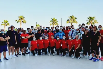 Antalya Valisi'nden Milli Takım Kampına Ziyaret