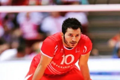 Emre Batur, resmen Bursa'da