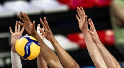 Saint Joseph ve Gaziantep Gençlik Spor Yarı Finalde