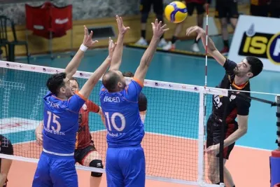 Galatasaray 2-0 geriden gelip maçı kazanmayı başardı