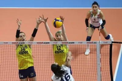 Fenerbahçe Opet, İLBANK'a set vermedi