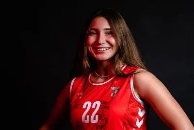 Ezgi Uludağ: Kendimi şanslı ve çok mutlu hissediyorum