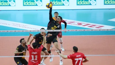 SMS Grup Efeler Ligi'nde 17.Hafta Karşılaşmaları Devam Ediyor