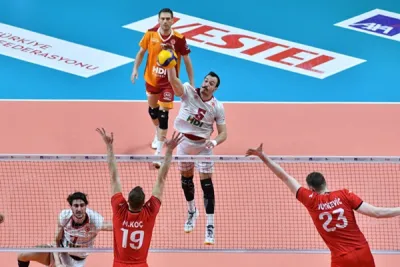 Galatasaray zirveden uzaklaşmak istemiyor