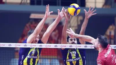 Fenerbahçe Galatasaray'ı 5.sette yendi