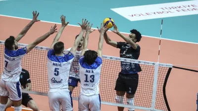 SMS Grup Efeler Ligi’nde 13.Hafta İki Maç Oynandı