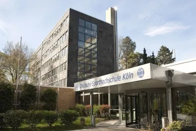 Bilin bakalım Köln Spor Akademisi'nin kütüphanesinde ne var?