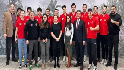 Doğuş Üniversitesi Erkek Voleybol takımı hedef büyüttü