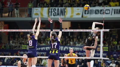 VakıfBank seride 2-0 öne geçti, şampiyonluğa bir adım daha yaklaştı