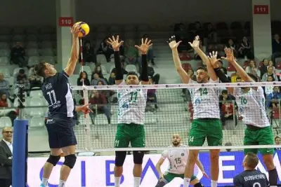 Bursa Efeleri, İzmir Efeleri'ni 3-0 yendi