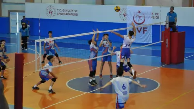 Midi Erkekler Türkiye Şampiyonası’nda Çeyrek Finalistler Belli Oldu