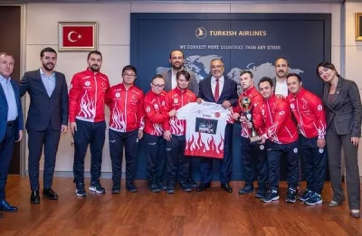 THY, Ankara'da 29 özel çocuğu ilk kez uçağa bindirdi