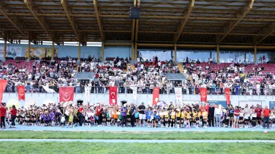 İstanbul'daki Mini Voleybol Şenliği'ne 436 Takım Katıldı