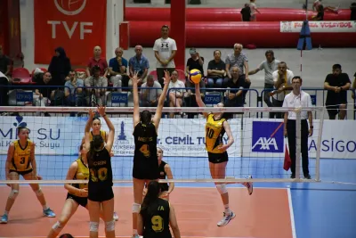 Festival Voleybol Küçük Kızlar Türkiye Şampiyonasında Eczacıbaşı - VakıfBank finali