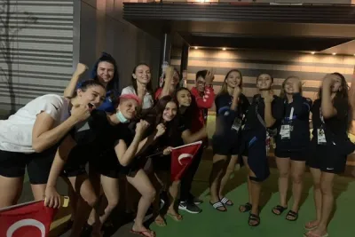 VİDEO HABER: Olimpiyat Köyünde Mete Gazoz sevinci