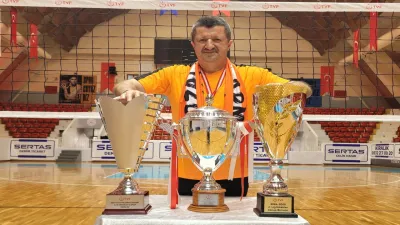 1954 Adanaspor’un Başantrenörü Ömer Bozdoğan oldu