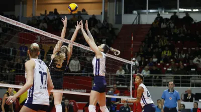 Fenerbahçe hem rövanşı aldı hem de liderlik koltuğuna yeniden oturdu