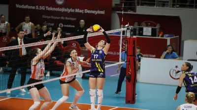 Liderlik el değiştirdi. Yeni lider Eczacıbaşı Dynavit