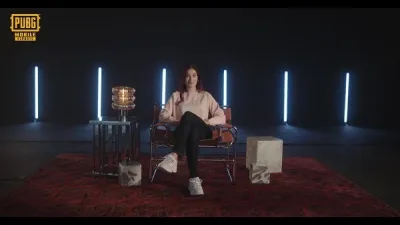 Tuğba Şenoğlu PUBG Mobile esporcusu FrozeNNX ile bir arada