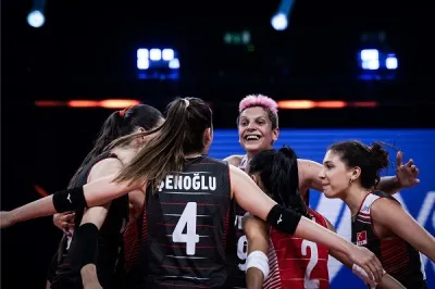 Japonya'ya göz açtırmayan Sultanlar, VNL'i Bronz Madalya ile tamamladı