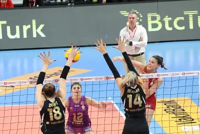 Galatasaray'a set vermeyen VakıfBank üçte üç yaptı