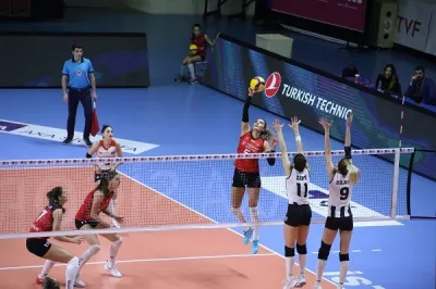 Kadınlar AXA Sigorta Kupa Voley'de Final Etabının ilk takımı THY