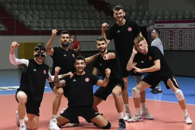 Son Şampiyon, sezonu İstanbul'da açıyor