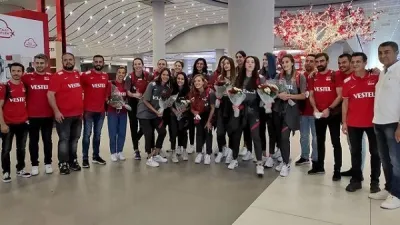 İstanbul'a dönen Sultanlardan Açıklamalar