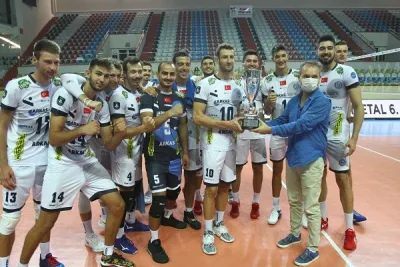 İzmir TSYD Kupası’nda Arkas Spor, İBB'yi 3-2 yendi